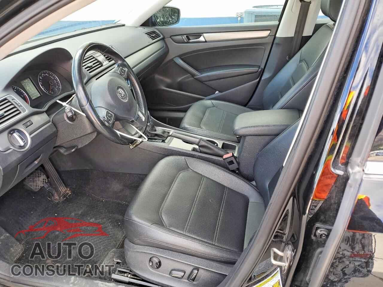 VOLKSWAGEN PASSAT 2015 - 1VWBV7A32FC065481