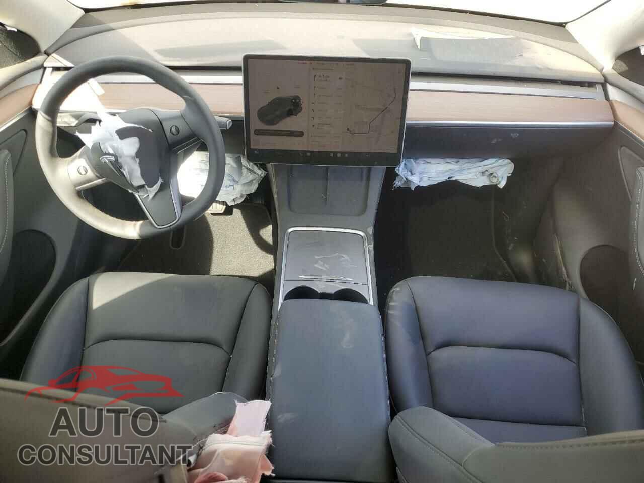 TESLA MODEL Y 2024 - 7SAYGAEE2RF006196