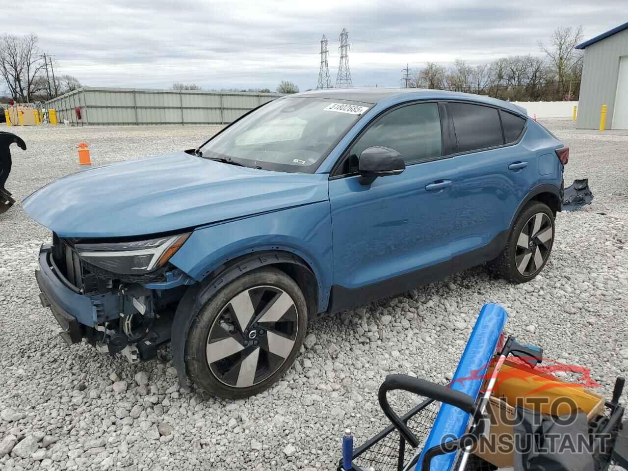VOLVO C40 RECHAR 2023 - YV4ED3GM0P2067200
