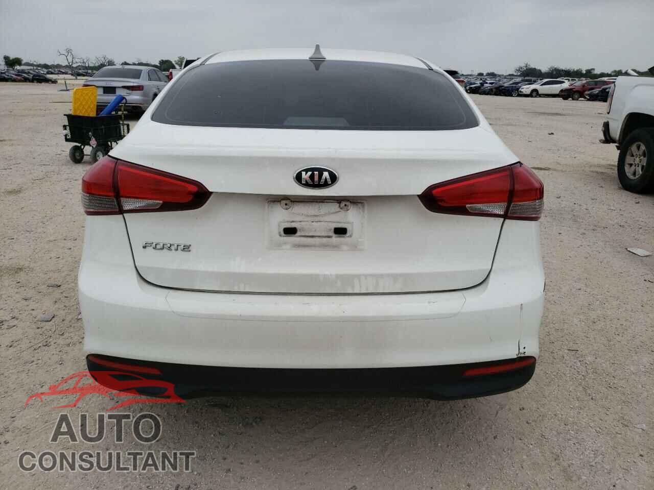 KIA FORTE 2017 - 3KPFK4A74HE067727