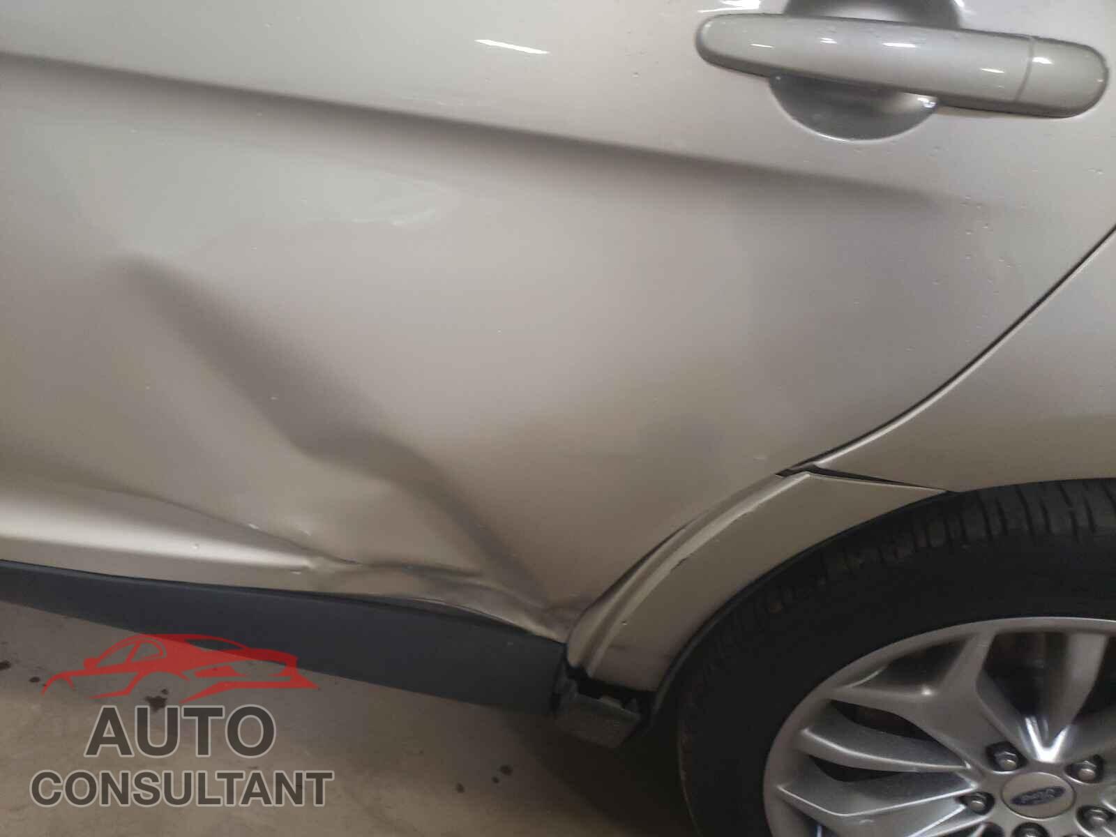 FORD TAURUS 2017 - 1FAHP2F8XHG104155