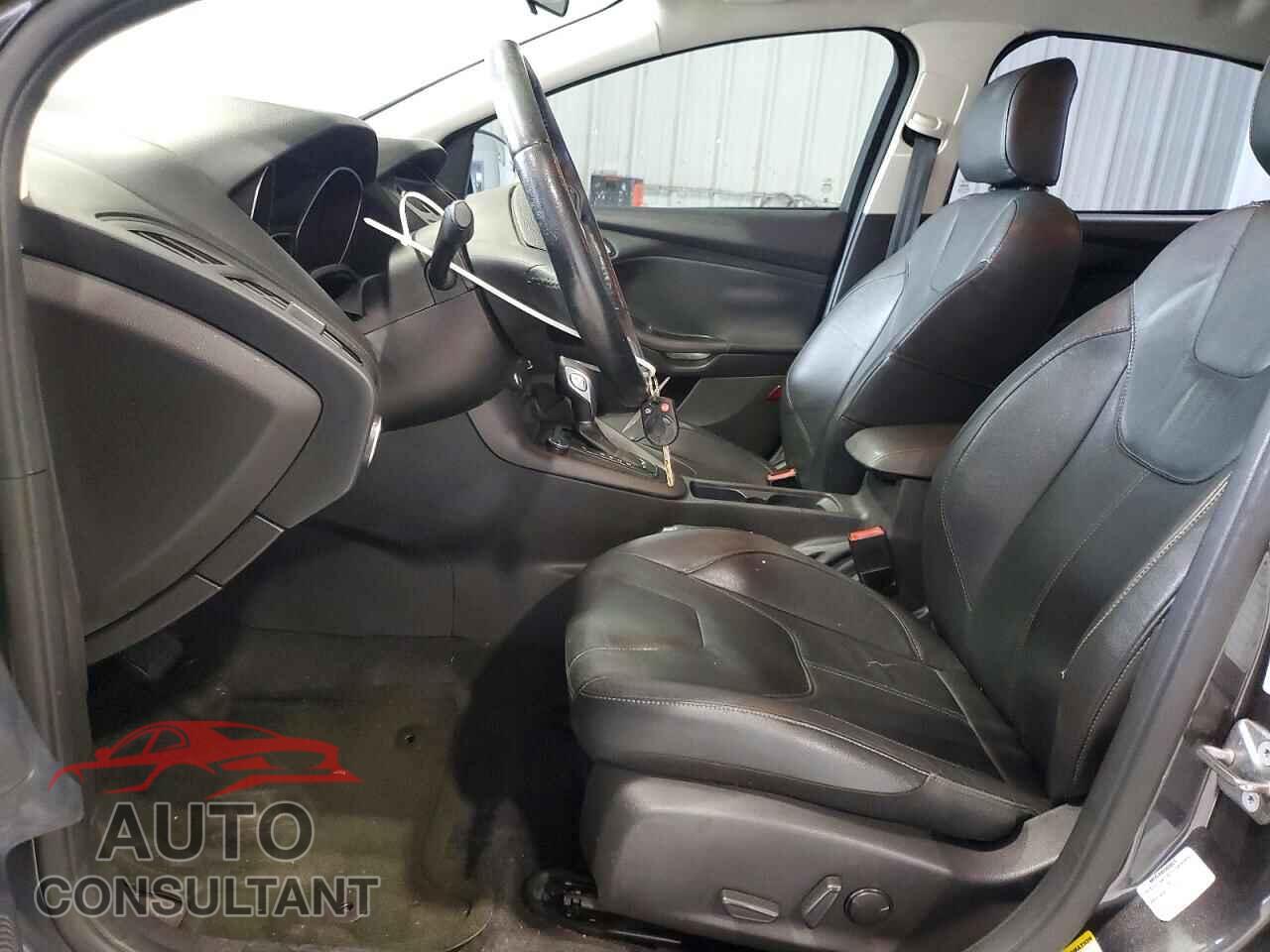 FORD FOCUS 2015 - 1FADP3F29FL319479