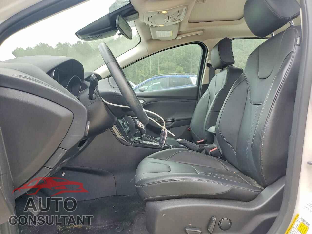 FORD FOCUS 2017 - 1FADP3J2XHL241322