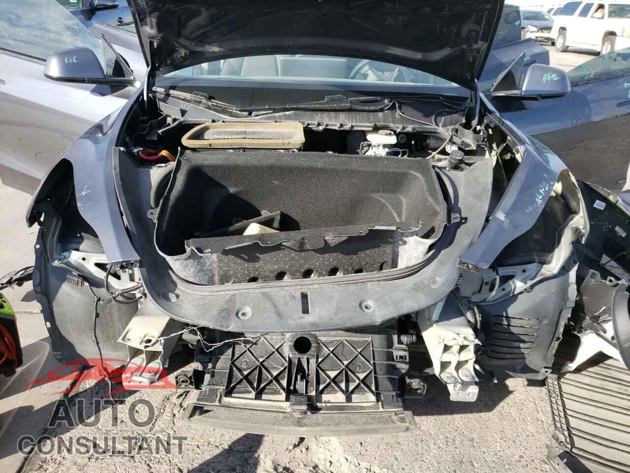 TESLA MODEL Y 2020 - 5YJYGDEE0LF051479