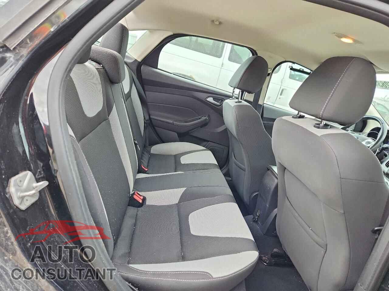 FORD FOCUS 2014 - 1FADP3F28EL235944