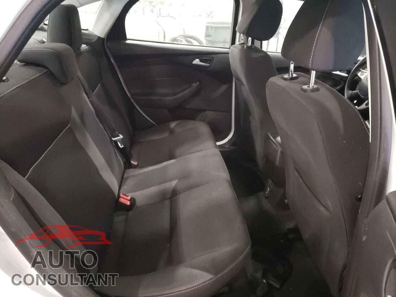 FORD FOCUS 2014 - 1FADP3F25EL427516