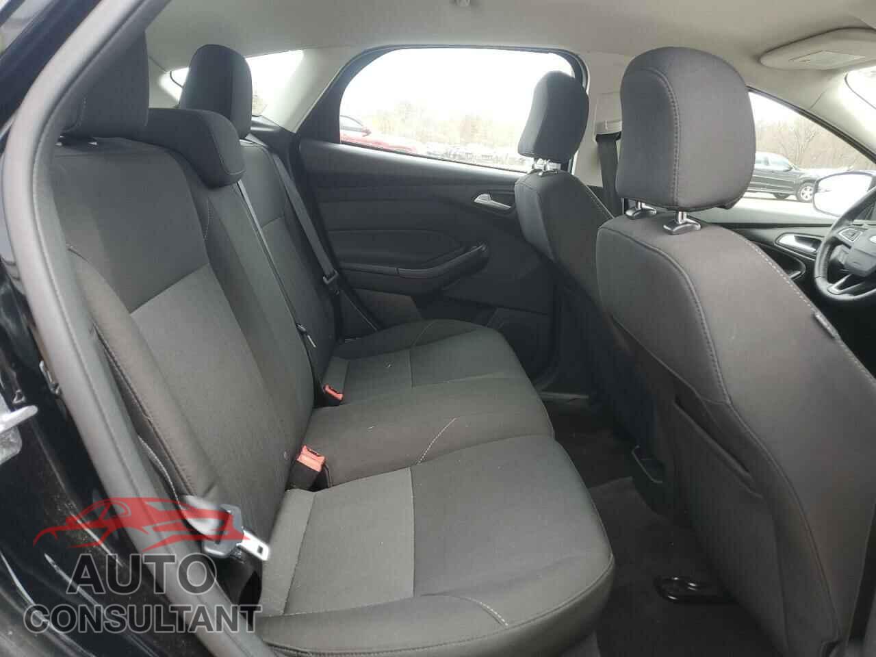 FORD FOCUS 2017 - 1FADP3K2XHL200929