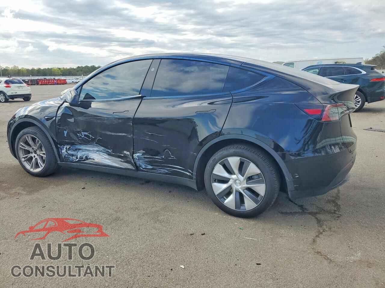 TESLA MODEL Y 2024 - 7SAYGAEE4RF009102