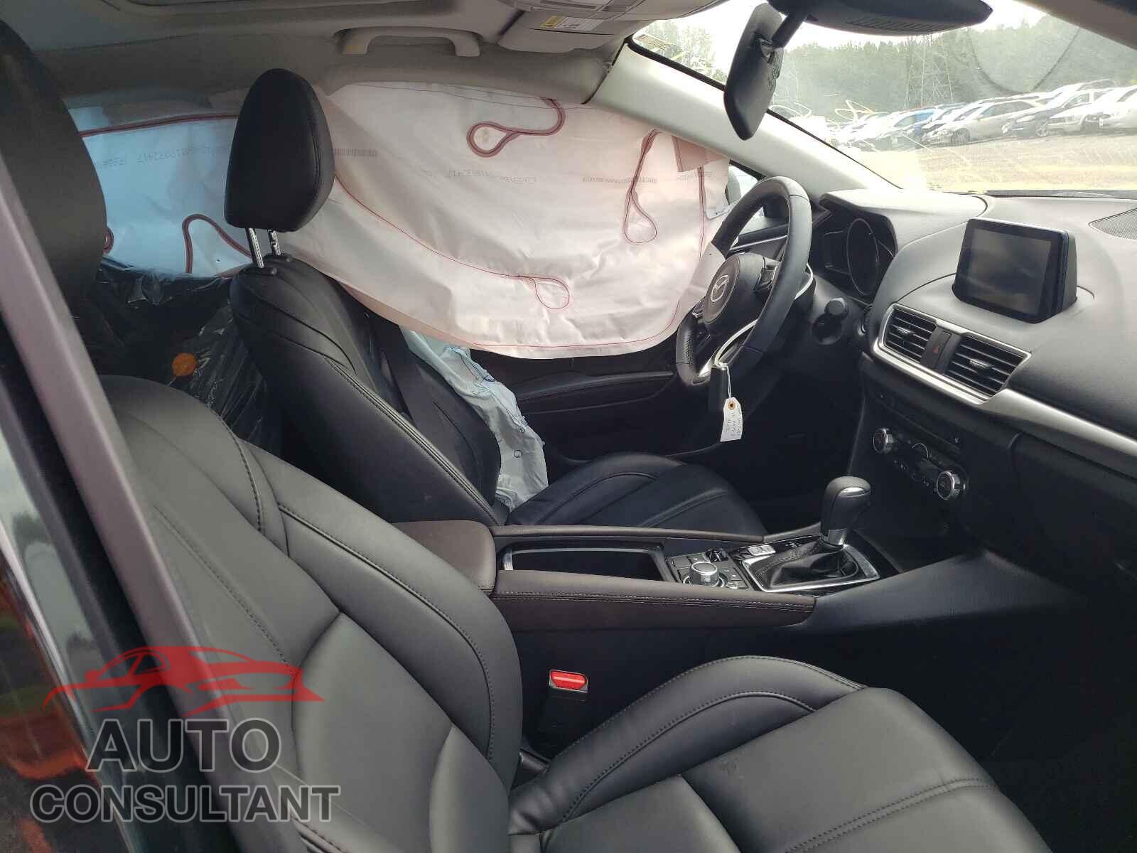 MAZDA 3 2018 - 3MZBN1L32JM255072