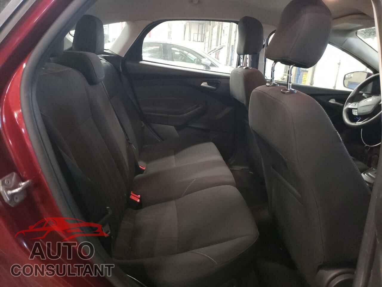 FORD FOCUS 2017 - 1FADP3K27HL329064