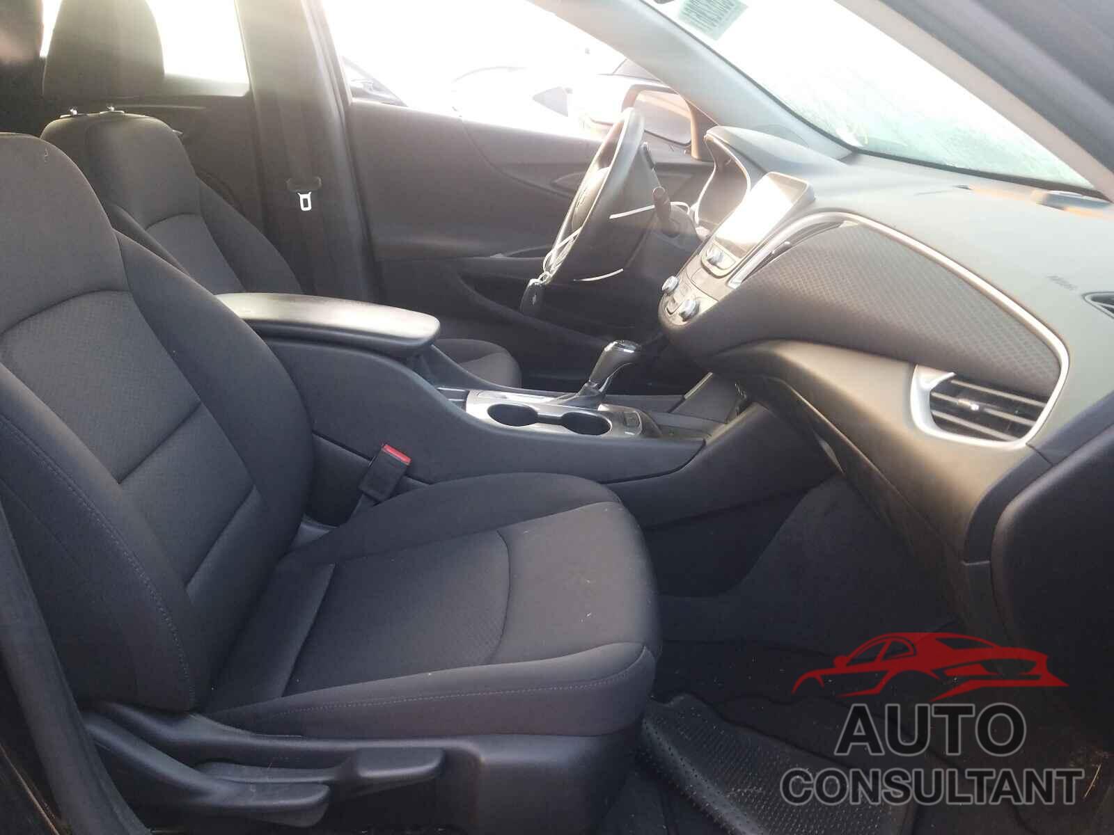 CHEVROLET MALIBU 2019 - 1G1ZC5ST0KF170273