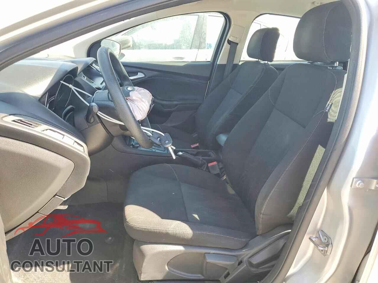 FORD FOCUS 2015 - 1FADP3F25FL221548