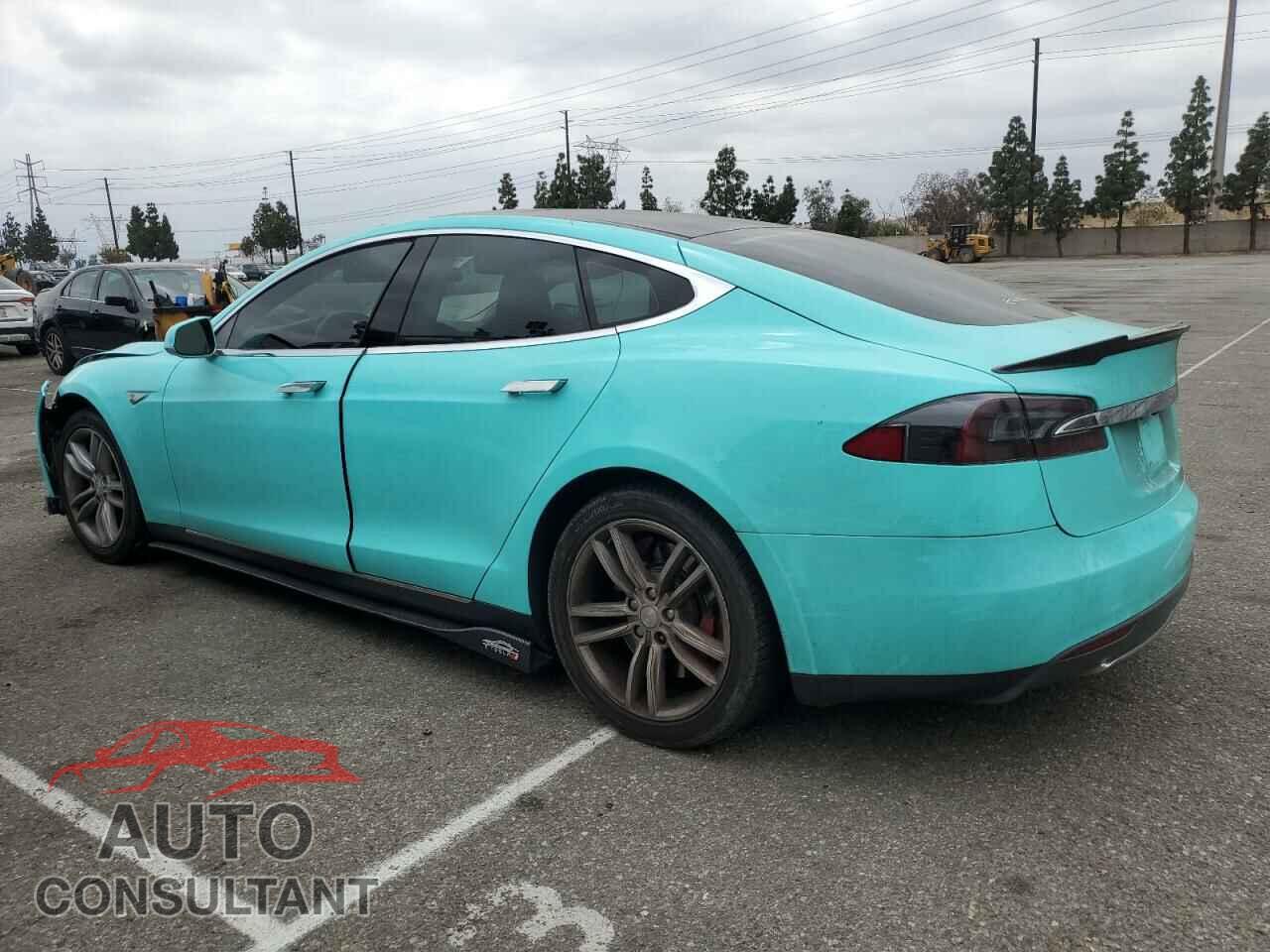 TESLA MODEL S 2013 - 5YJSA1DN6DFP05779