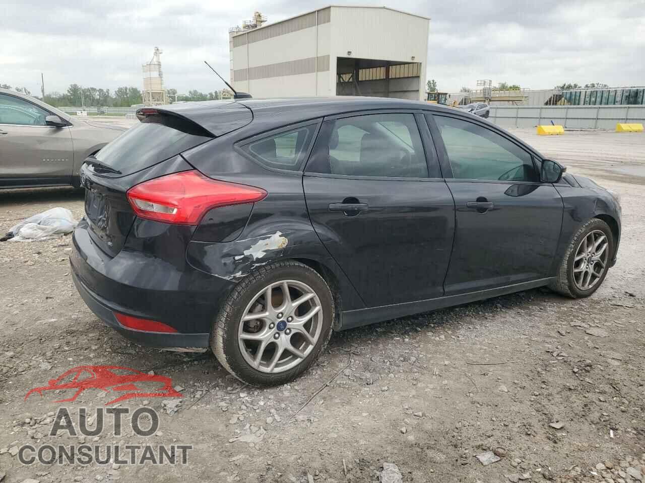 FORD FOCUS 2015 - 1FADP3K23FL319564