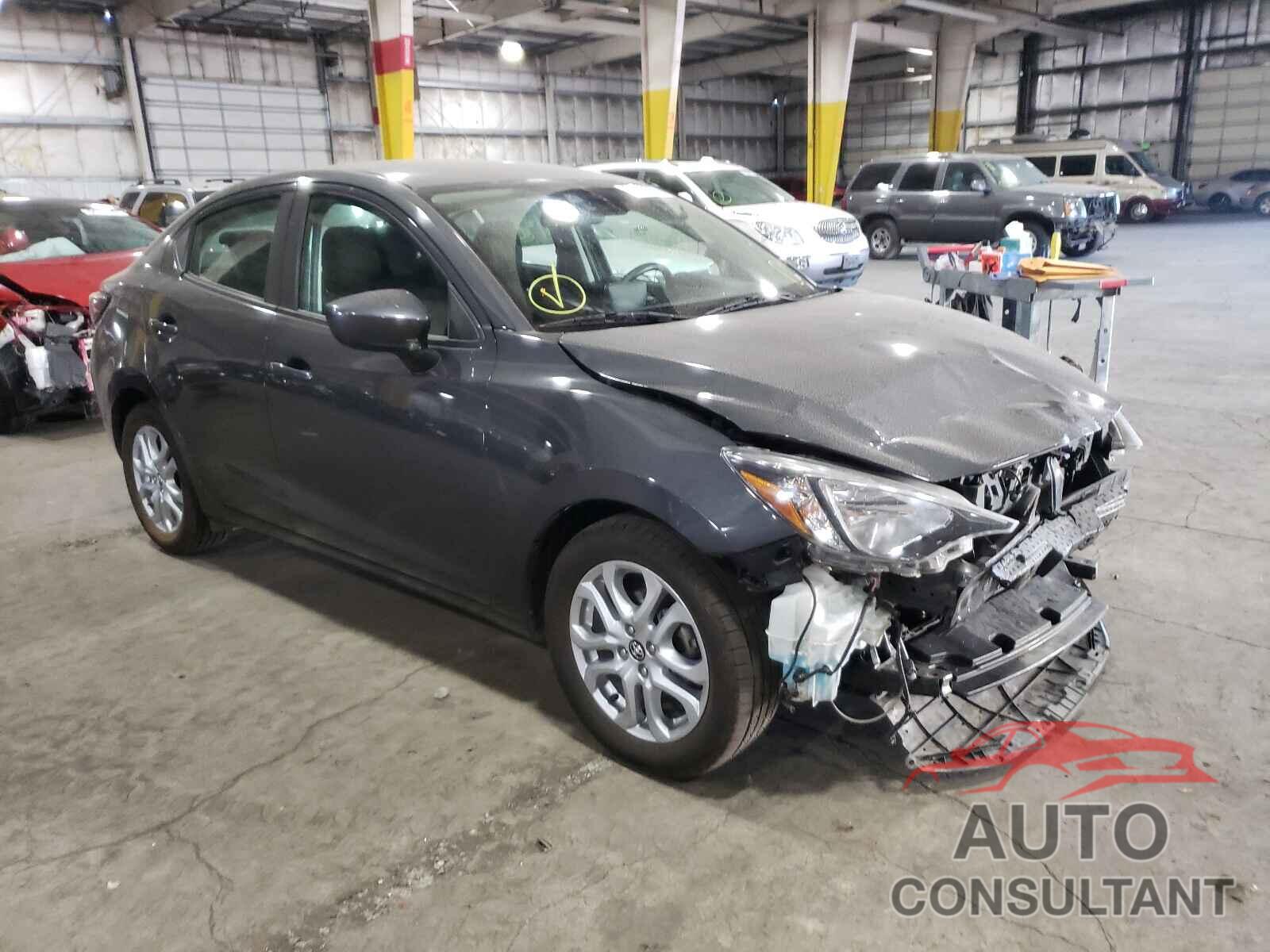 TOYOTA YARIS 2017 - 3MYDLBYV1HY185778