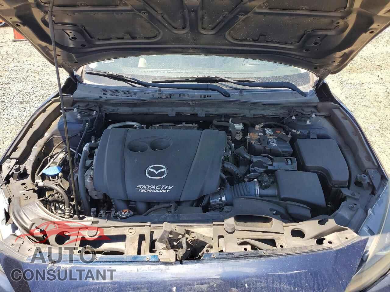 MAZDA 3 2018 - 3MZBN1M38JM273221
