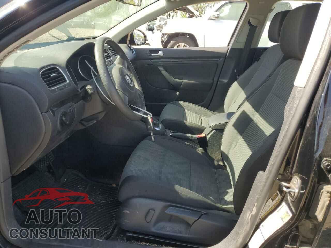 VOLKSWAGEN JETTA 2011 - 3VWPZ7AJ7BM677760