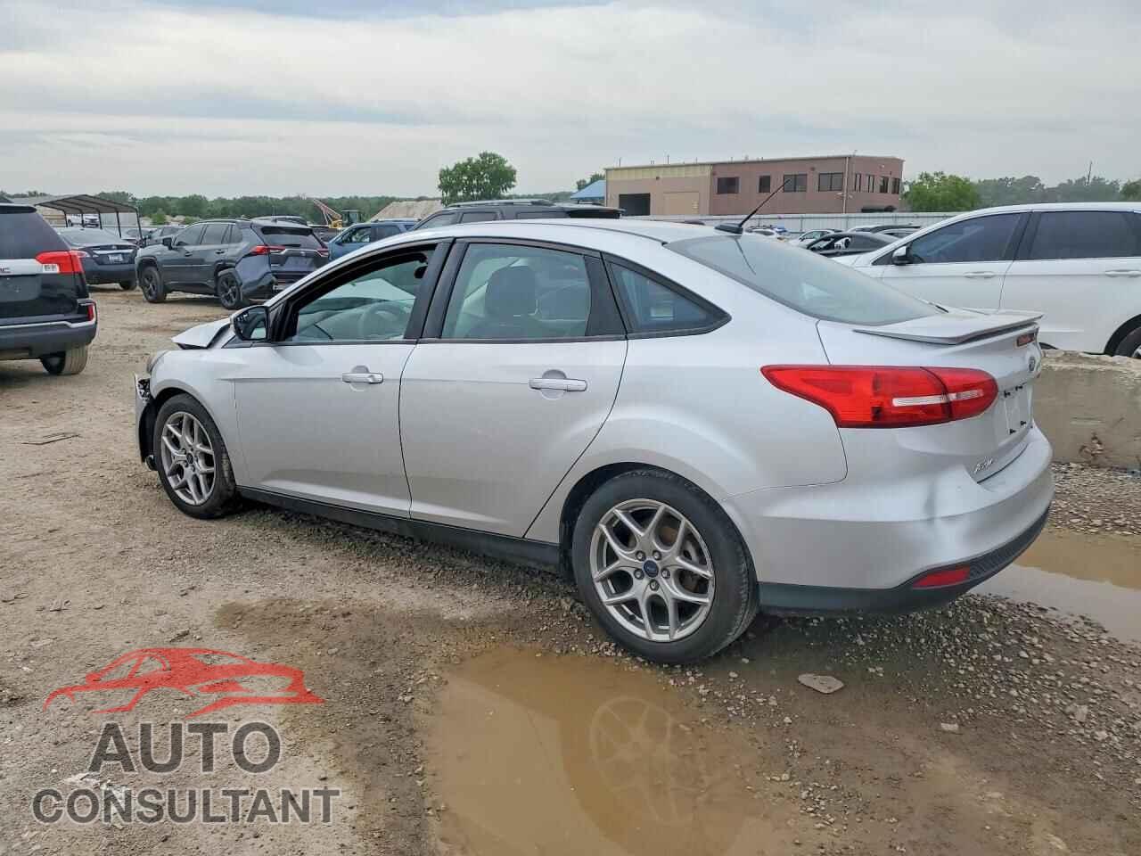 FORD FOCUS 2015 - 1FADP3F29FL256707