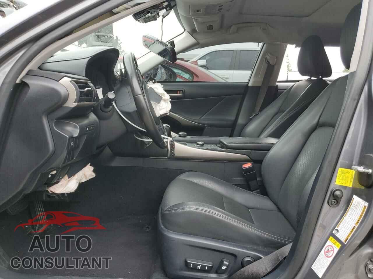 LEXUS IS 2017 - JTHBA1D29H5057673