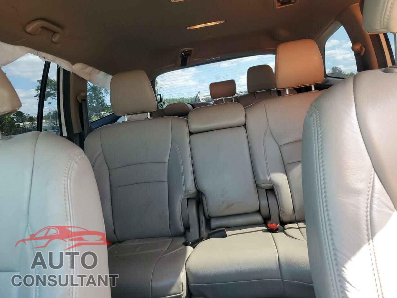 HONDA PILOT 2017 - 5FNYF5H36HB034566