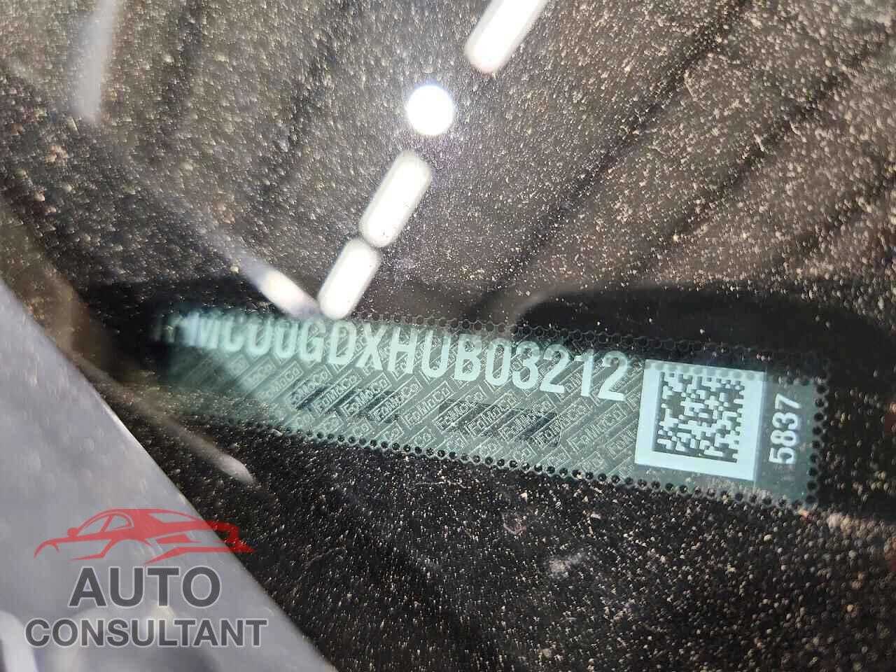 FORD ESCAPE 2017 - 1FMCU0GDXHUB03212