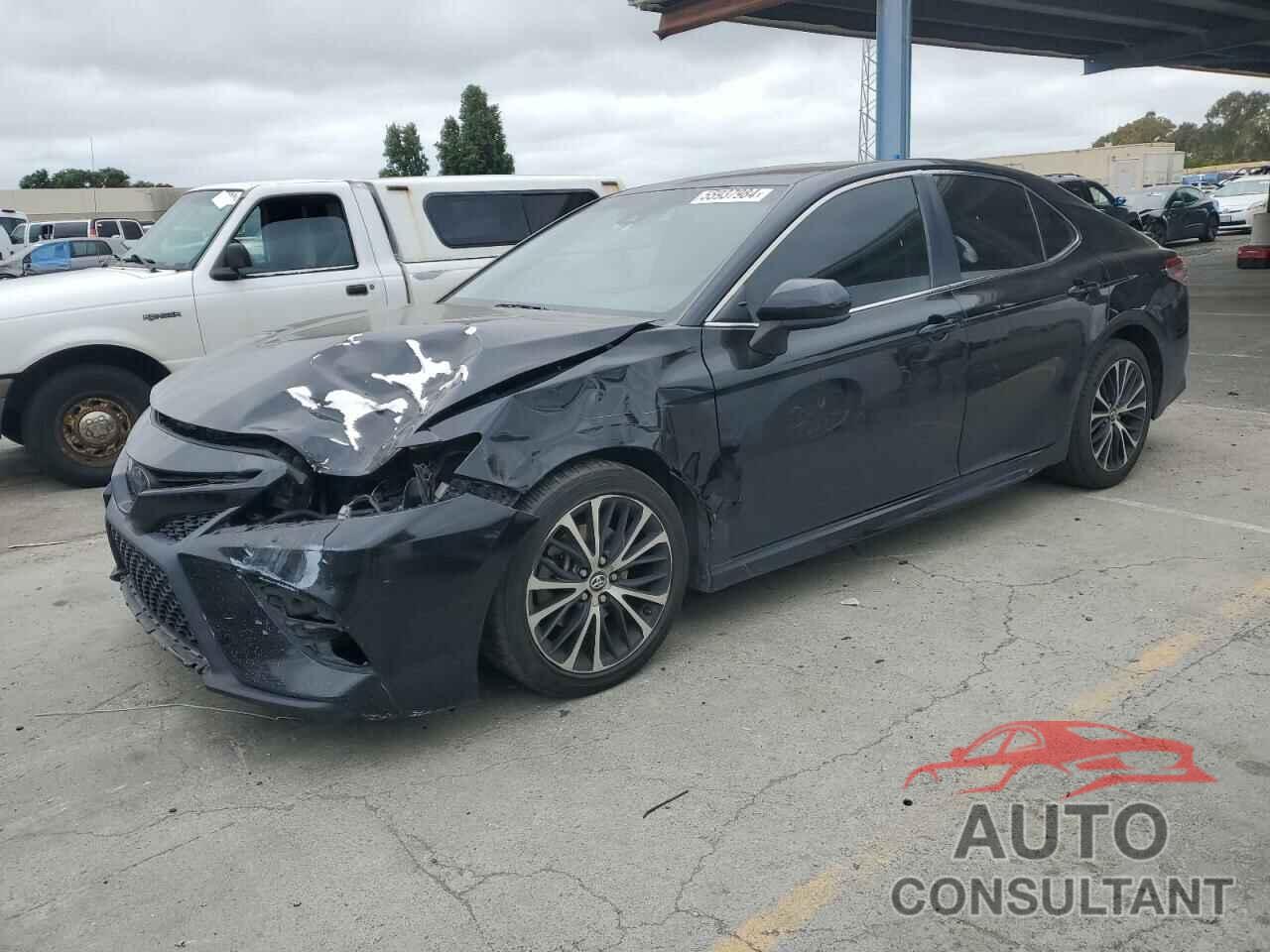 TOYOTA CAMRY 2018 - 4T1B11HK5JU578375