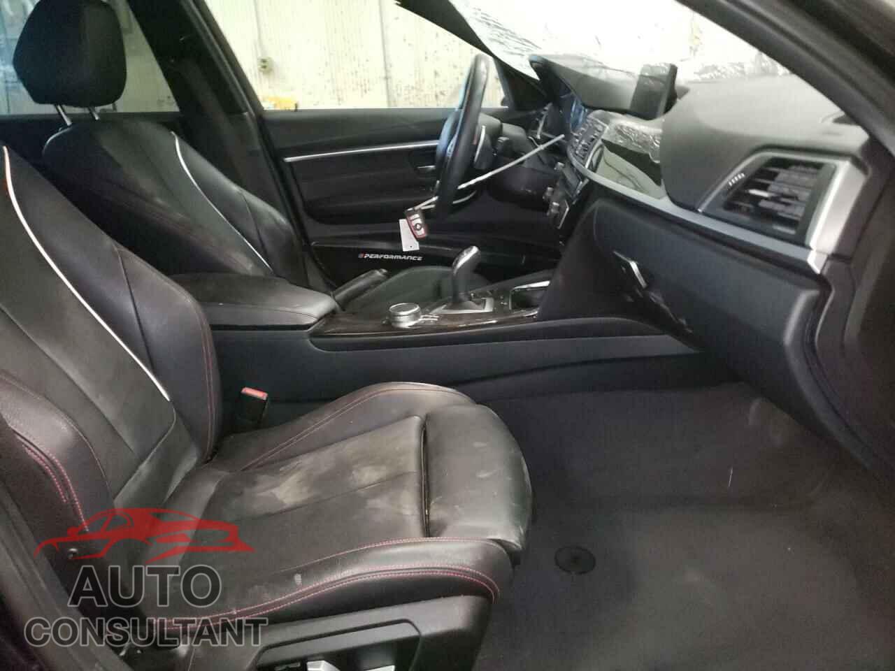 BMW 3 SERIES 2017 - WBA8D9G36HNU62490