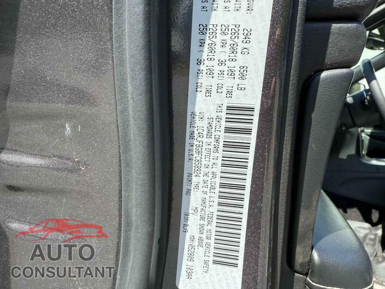 JEEP GRAND CHER 2015 - 1C4RJFBG8FC858924