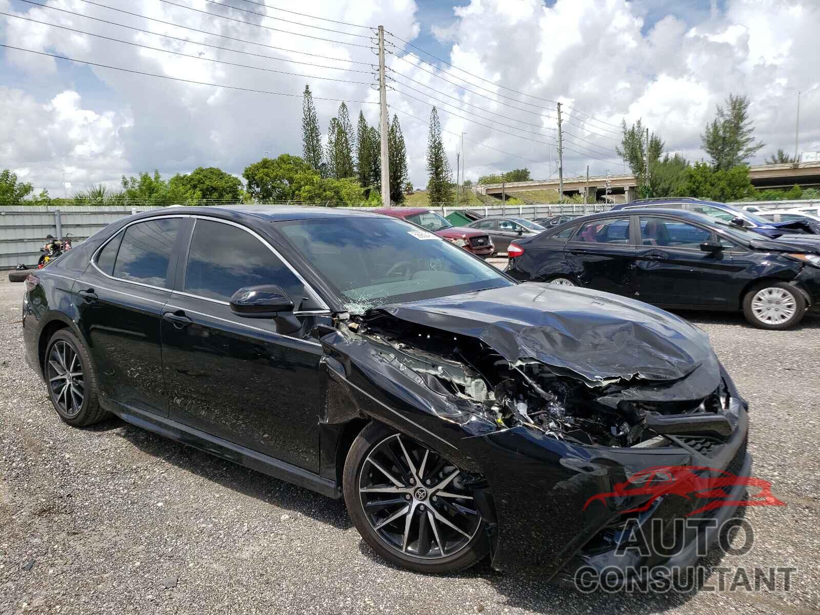 TOYOTA CAMRY 2021 - 4T1G11AK2MU450891
