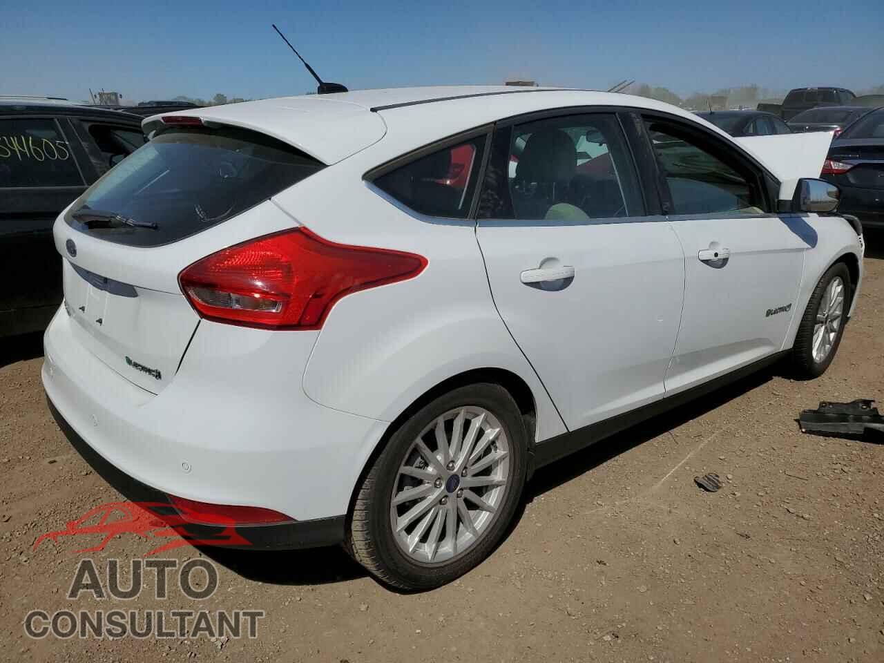 FORD FOCUS 2017 - 1FADP3R41HL224558