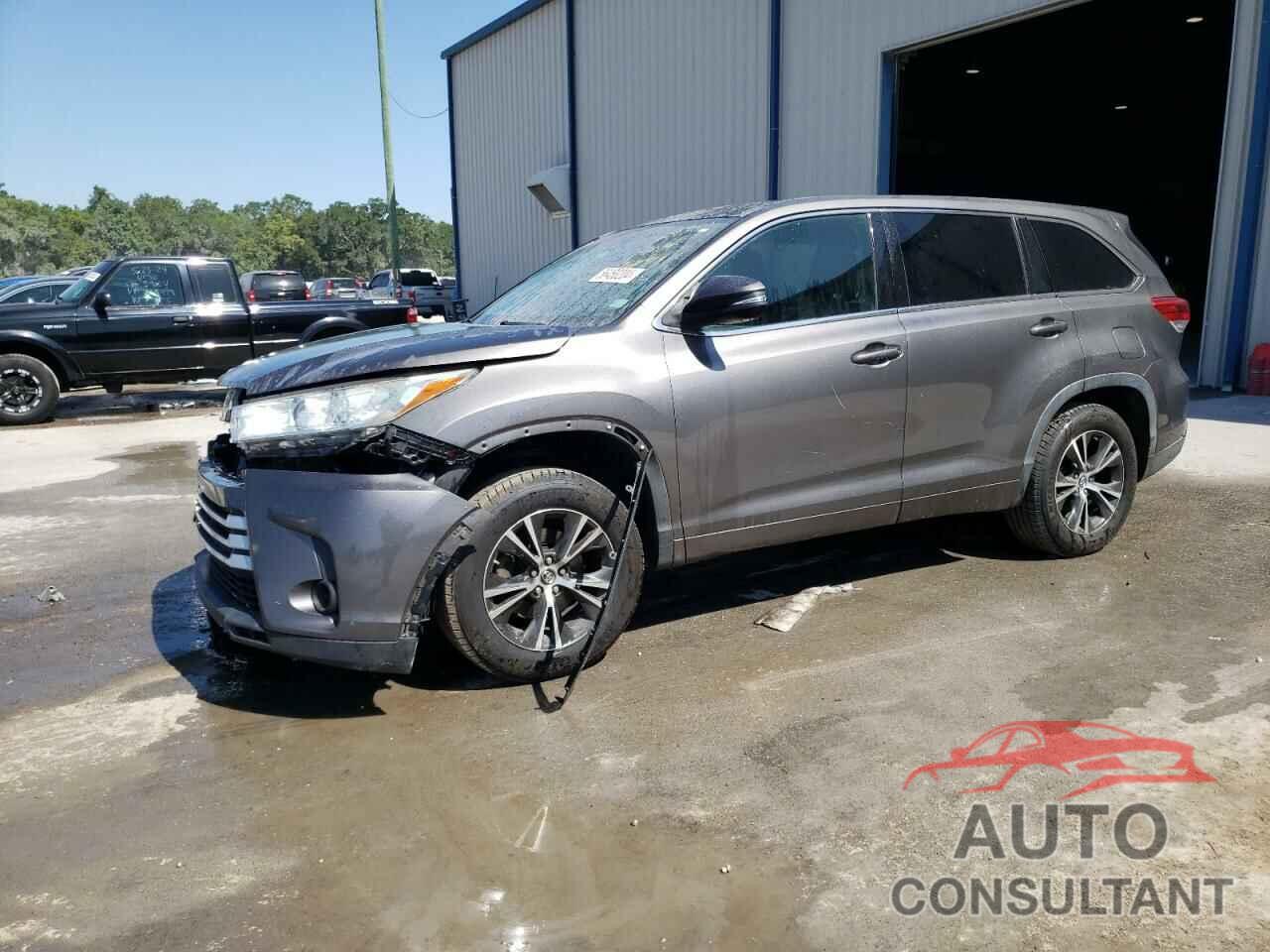 TOYOTA HIGHLANDER 2018 - 5TDZZRFH3JS237756