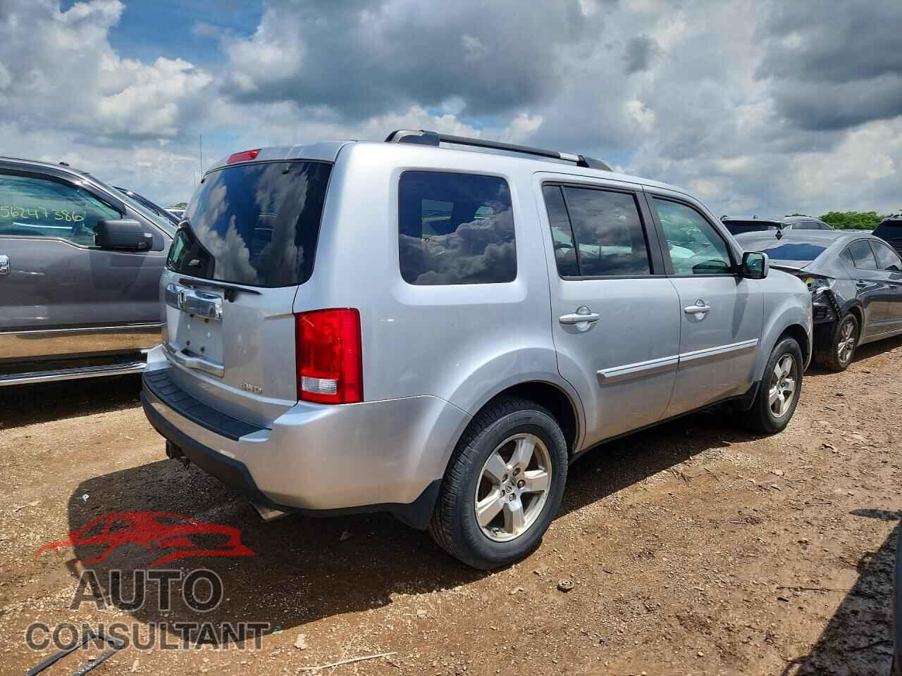 HONDA PILOT 2011 - 5FNYF4H40BB075060