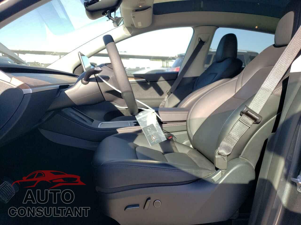 TESLA MODEL Y 2023 - 7SAYGDEE5PF935653