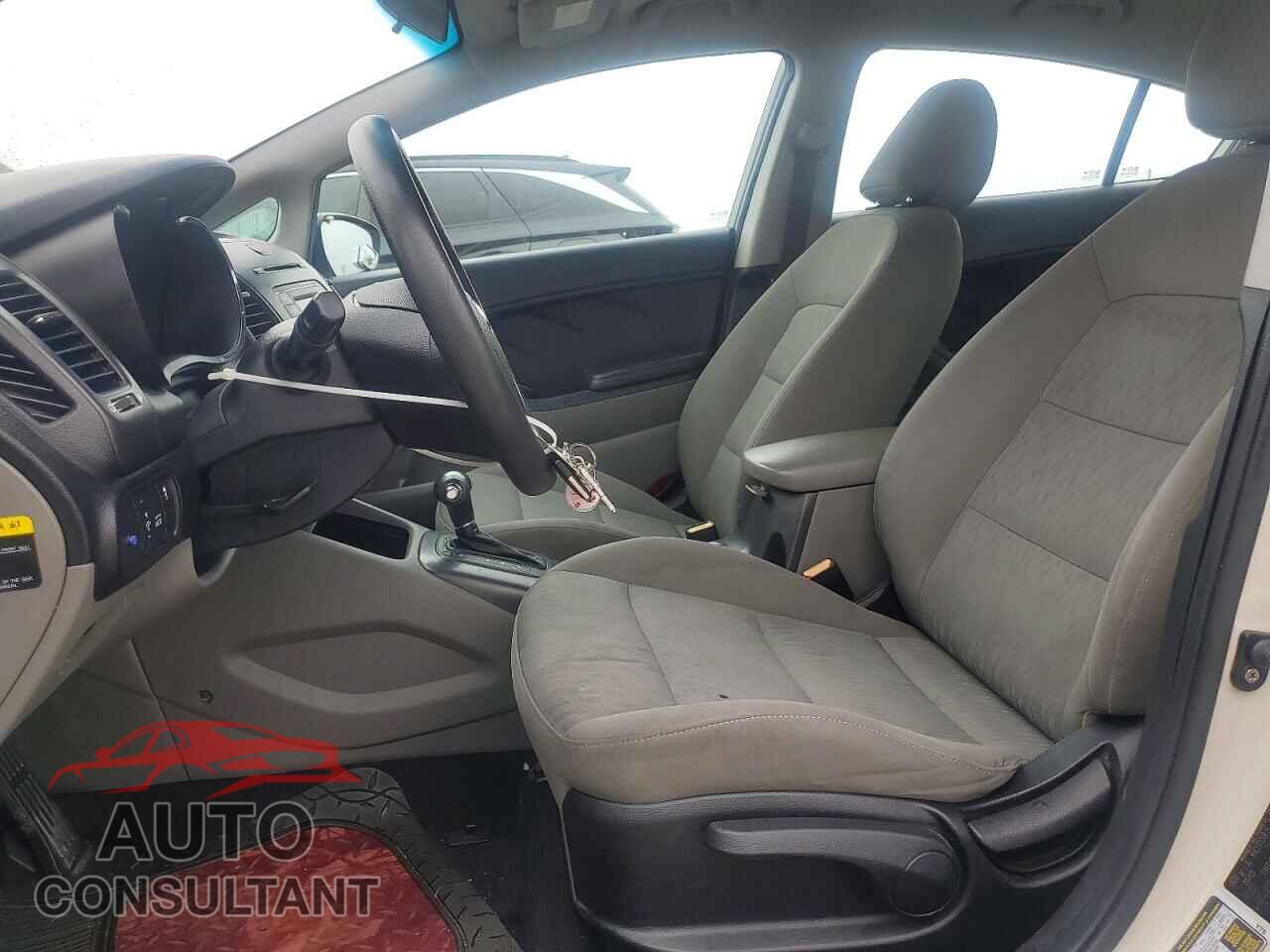 KIA FORTE 2015 - KNAFK4A60F5392565