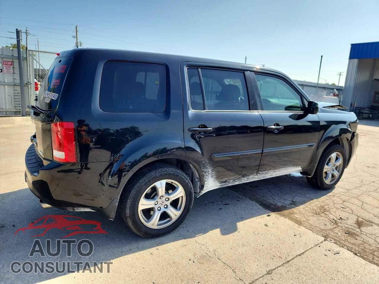 HONDA PILOT 2015 - 5FNYF4H59FB024008