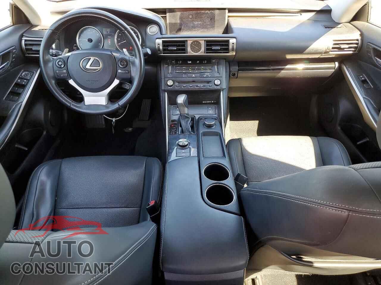 LEXUS IS 2015 - JTHCF1D28F5018236