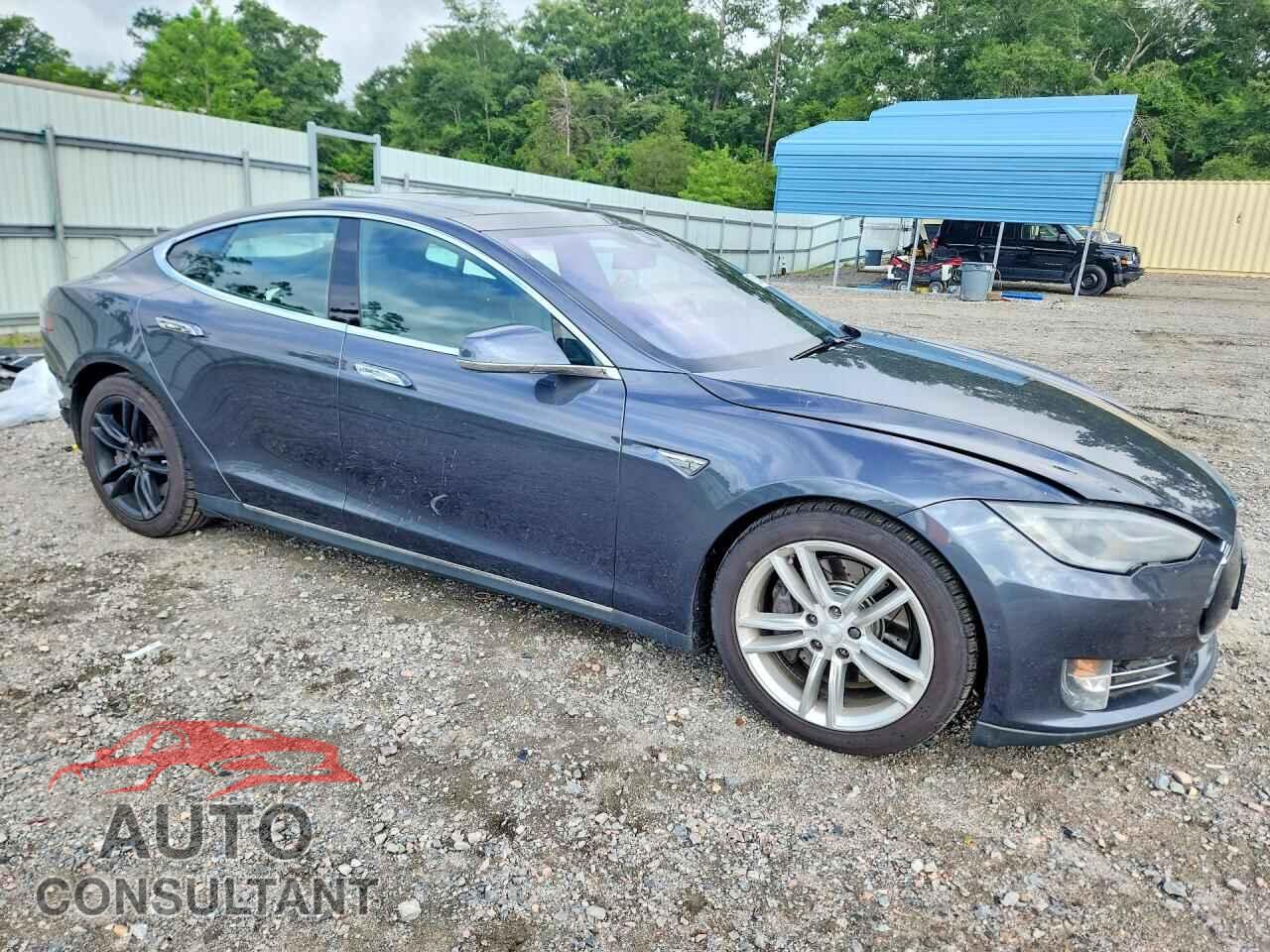 TESLA MODEL S 2015 - 5YJSA1E28FF111217