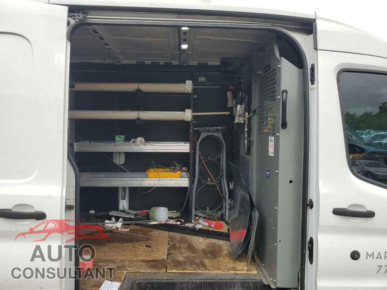 FORD TRANSIT 2019 - 1FTYR2CM4KKB41356