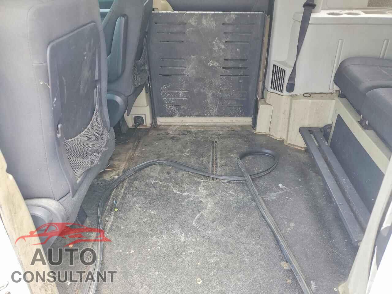 DODGE CARAVAN 2010 - 2D4RN4DE2AR127204