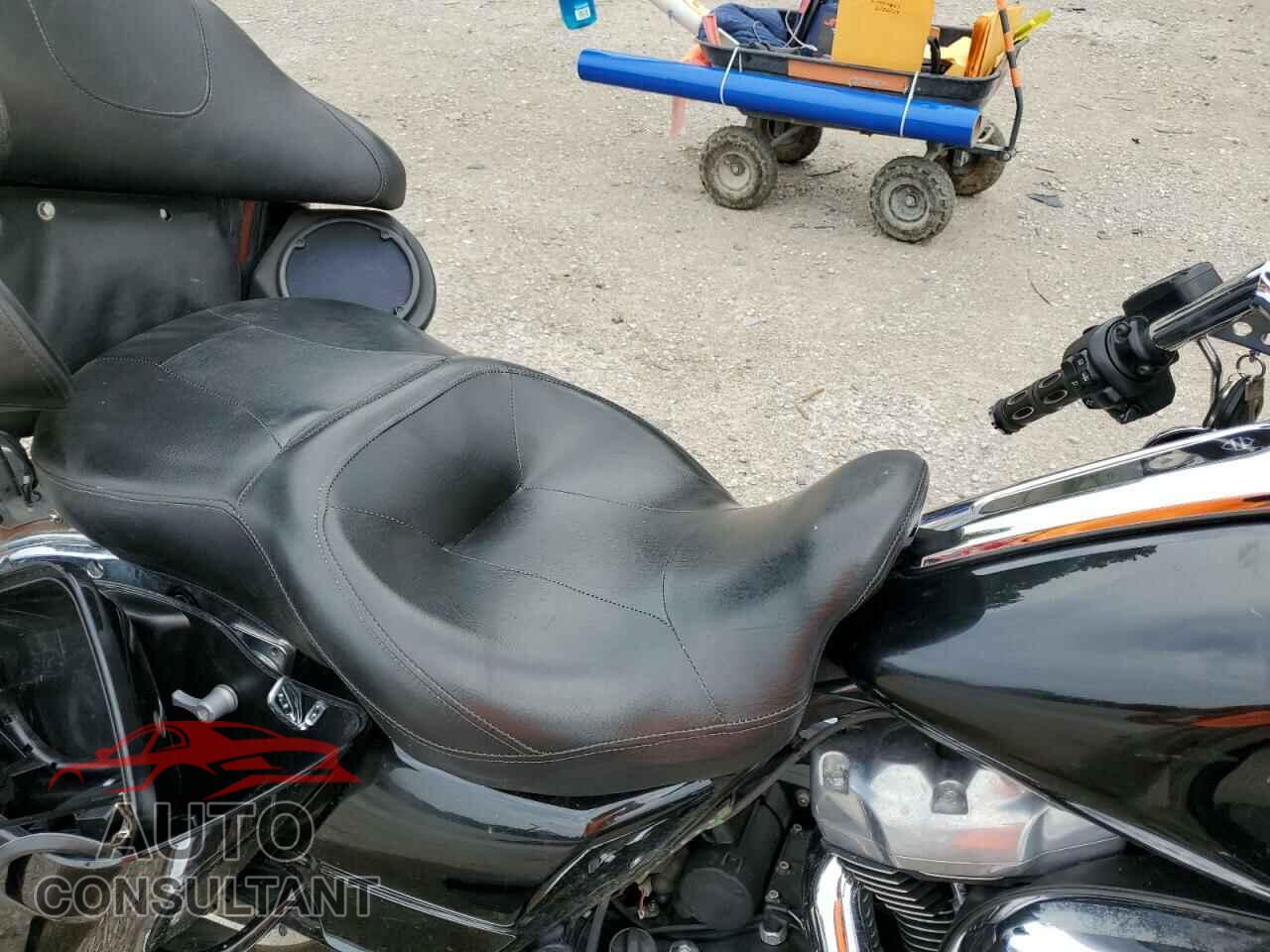 HARLEY-DAVIDSON FL 2019 - 1HD1FVC23KB678454