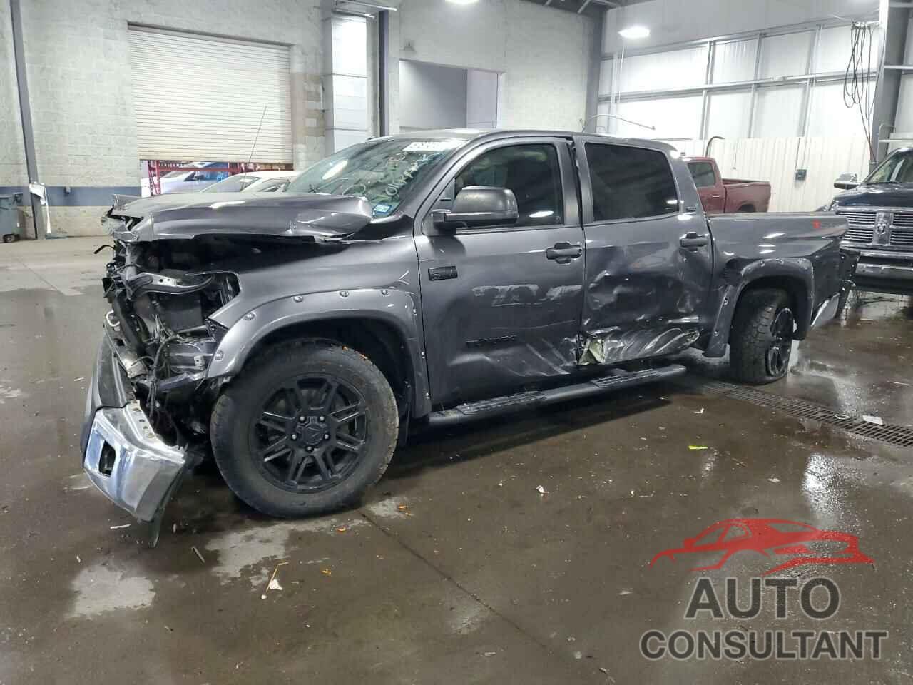 TOYOTA TUNDRA 2018 - 5TFDW5F10JX715480