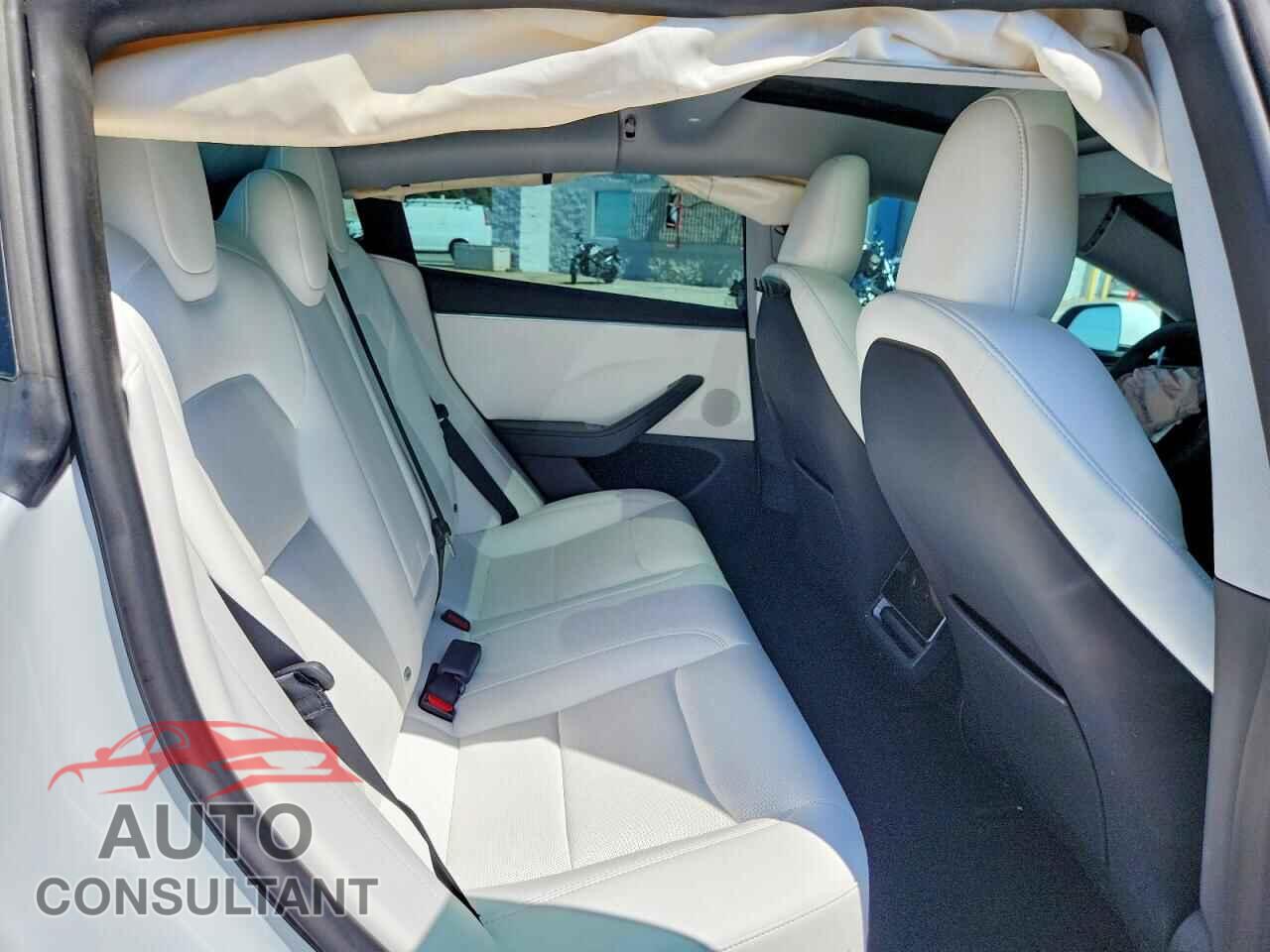 TESLA MODEL 3 2024 - 5YJ3E1EB9RF807081