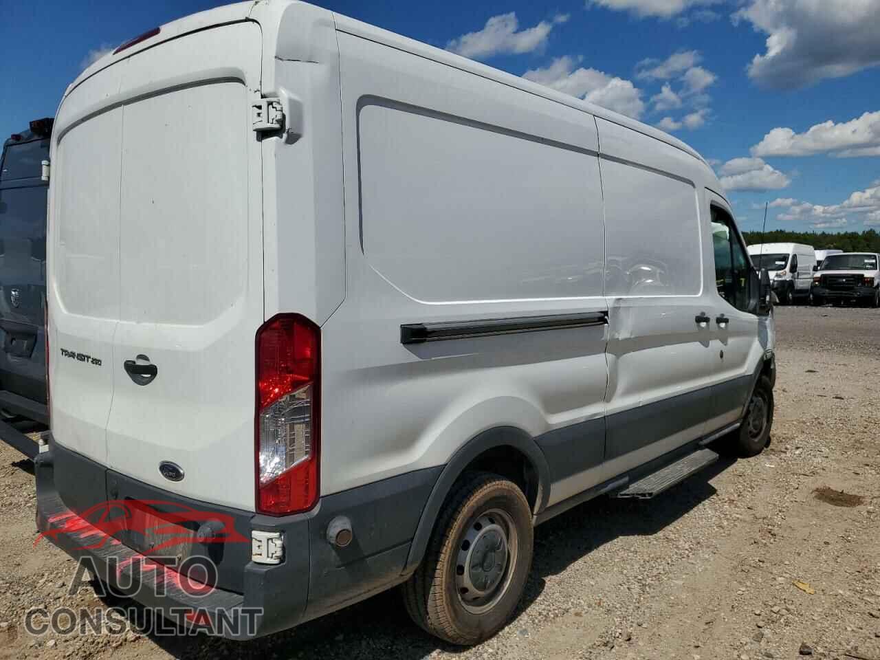 FORD TRANSIT 2017 - 1FTYR2CM4HKA95617