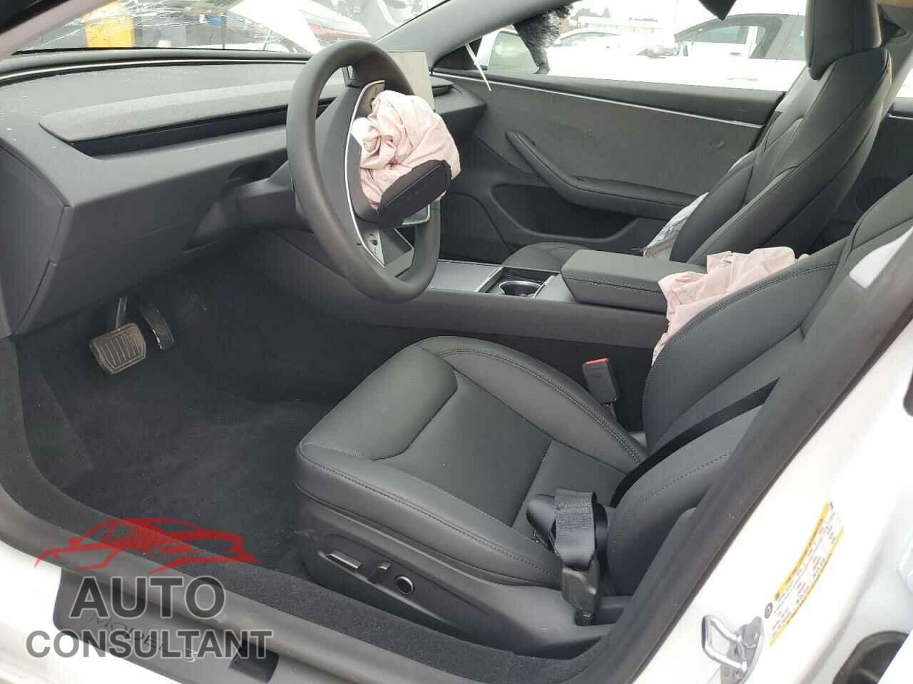 TESLA MODEL 3 2025 - 5YJ3E1EA7SF001043