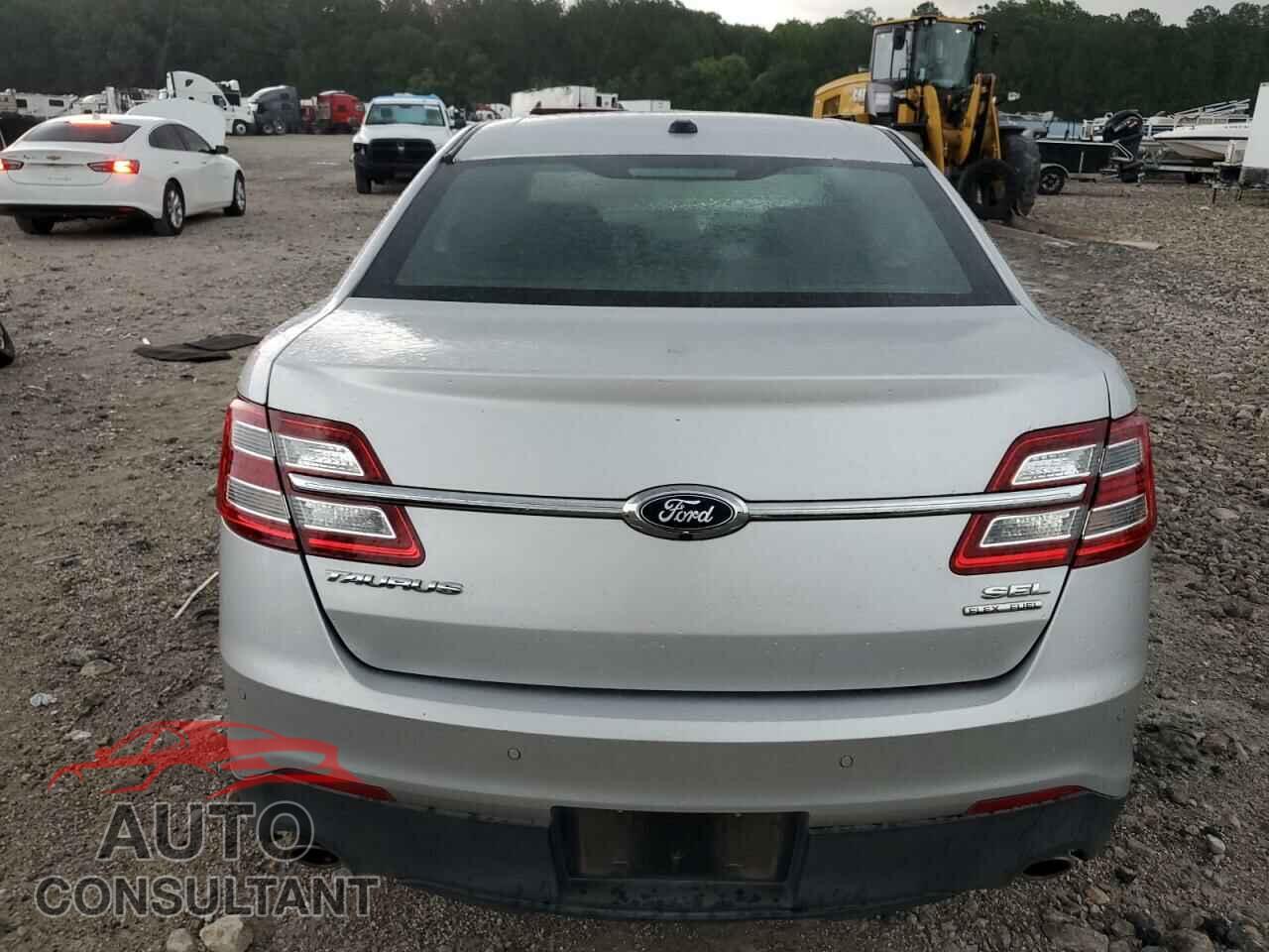 FORD TAURUS 2017 - 1FAHP2E86HG126896