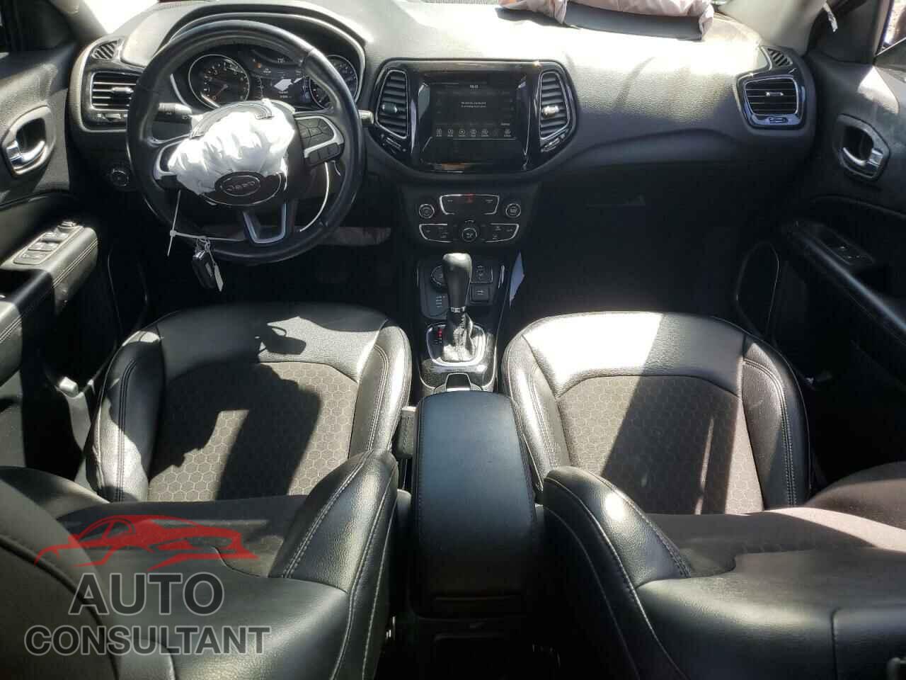 JEEP COMPASS 2020 - 3C4NJDBB2LT161837