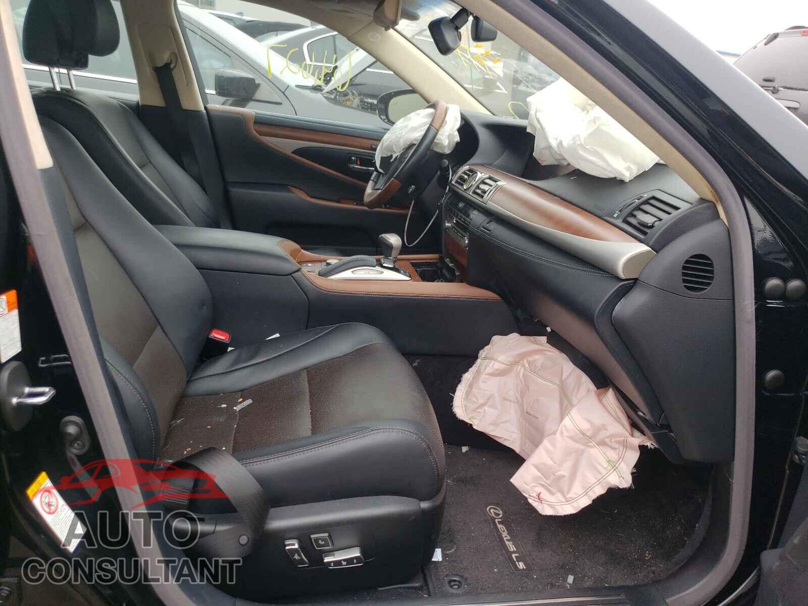 LEXUS LS460 2017 - JTHGL5EF8H5057818