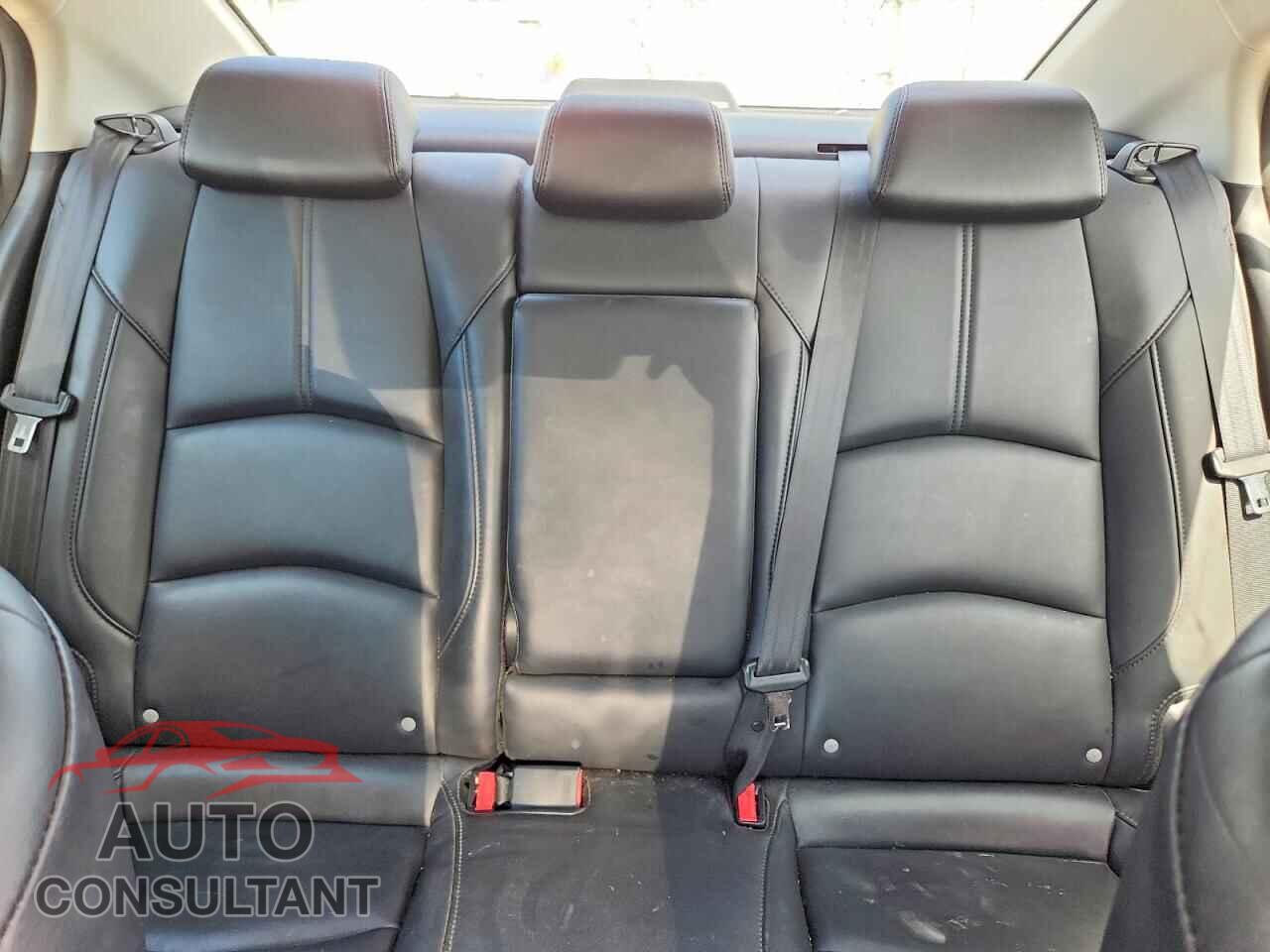 MAZDA 3 2018 - 3MZBN1V30JM272904