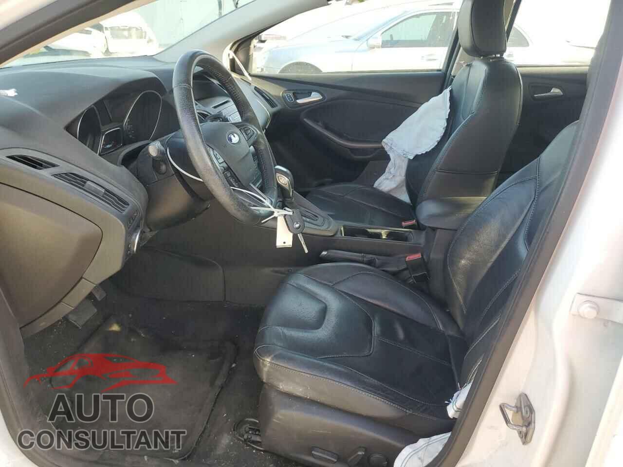 FORD FOCUS 2016 - 1FADP3K28GL340329