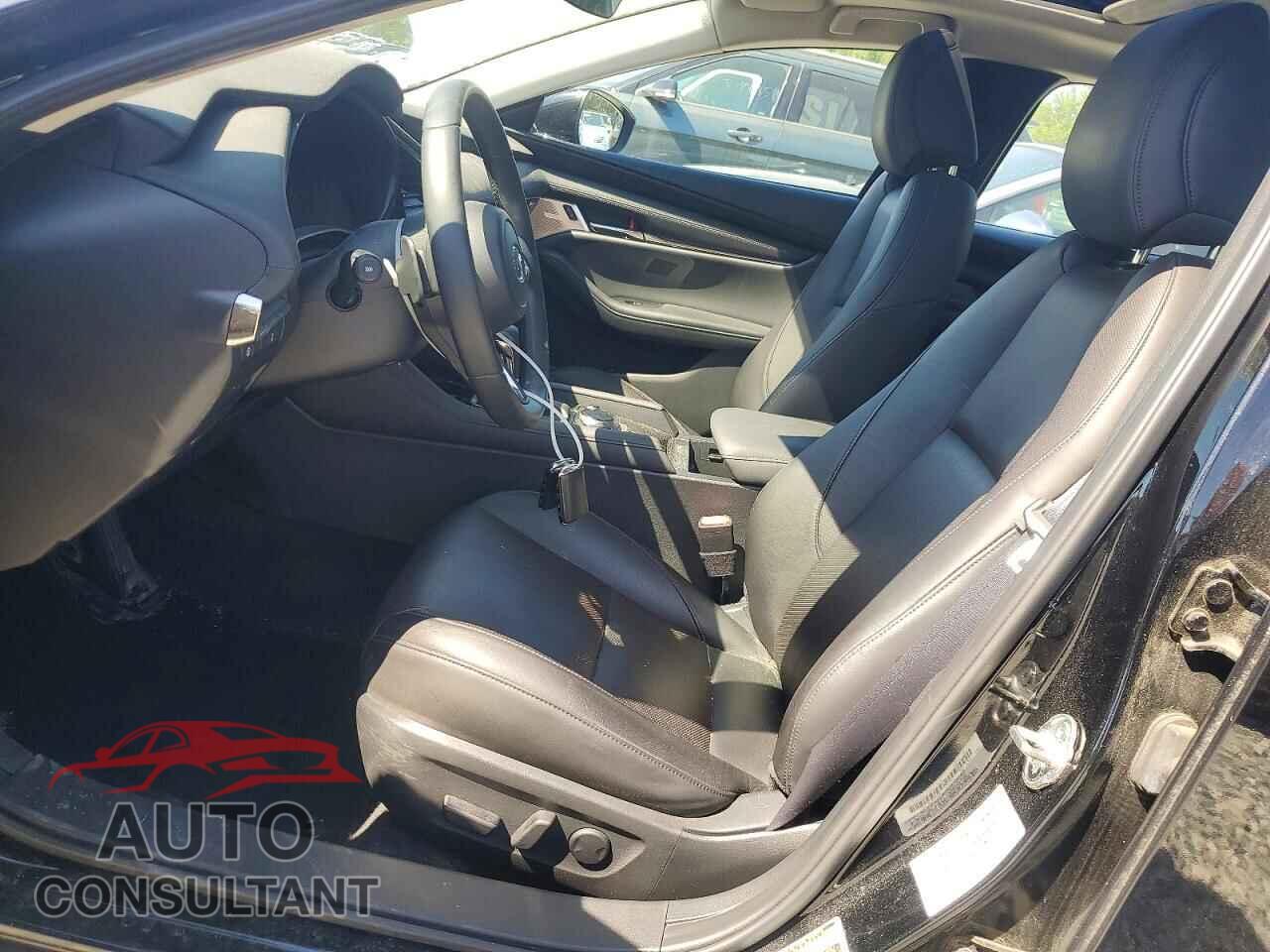 MAZDA 3 2019 - JM1BPBEM6K1132169